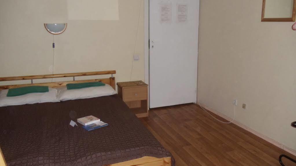 Dome Pearl Hostel Riga Eksteriør bilde